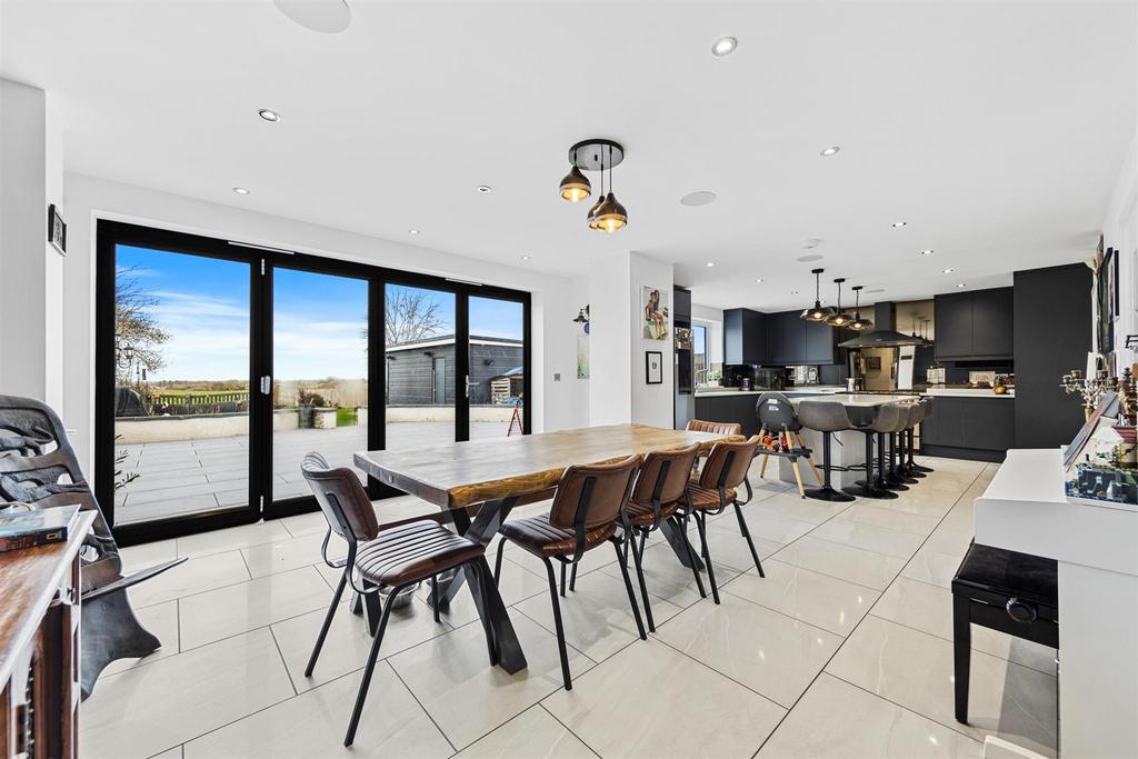 10 Bedford Rd Web29.jpg