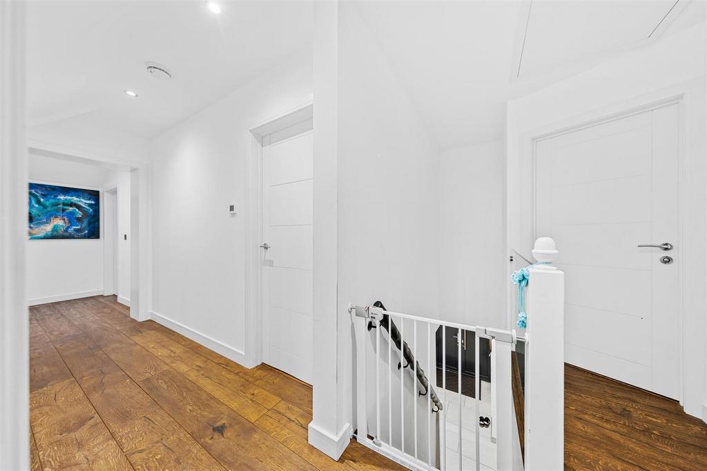 10 Bedford Rd Web36.jpg
