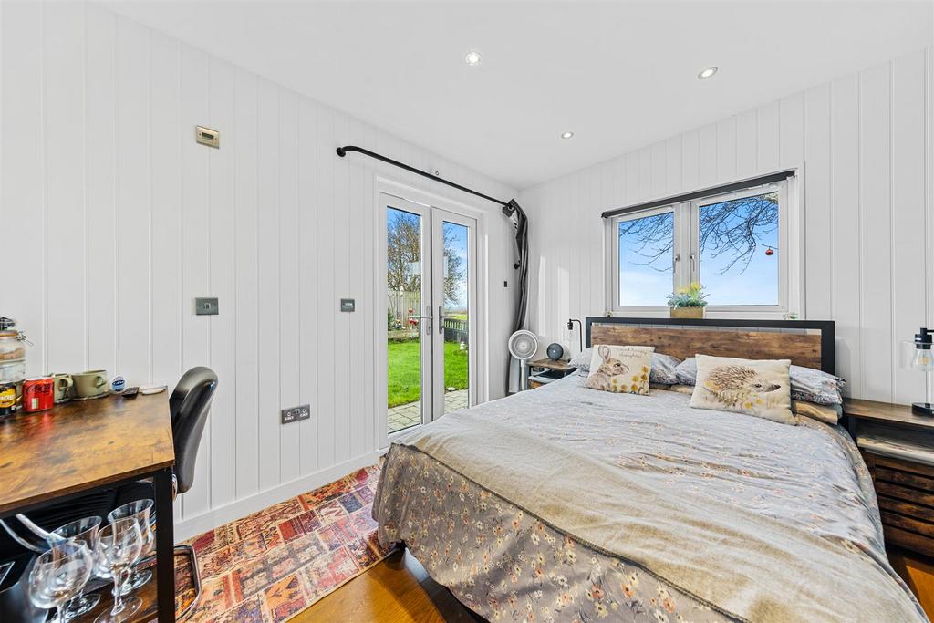 10 Bedford Rd Web51.jpg