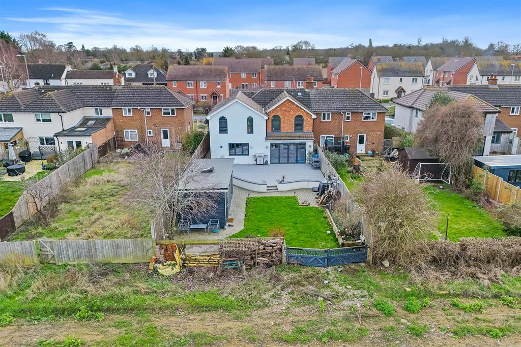 10 Bedford Rd Web17.jpg