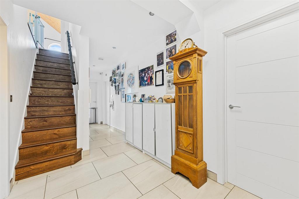 10 Bedford Rd Web19.jpg