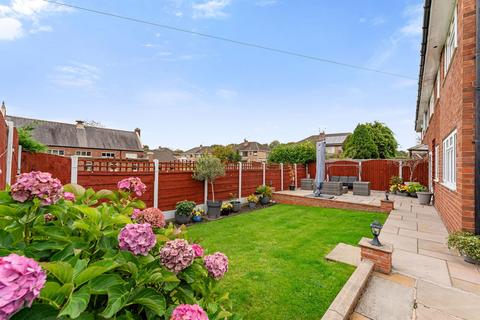 4 bedroom semi-detached house for sale, Hayfield Avenue, Manchester M29