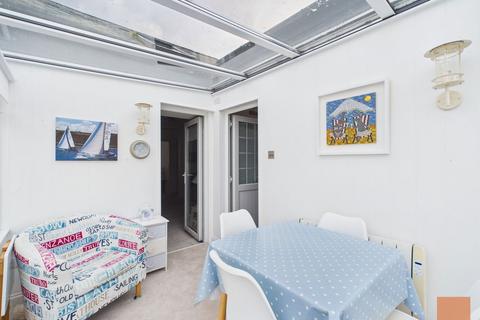 2 bedroom flat to rent, Kenwyn Street, Truro