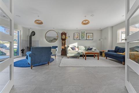 5 bedroom detached house to rent, High Street, Nr.Abingdon on Thames OX14