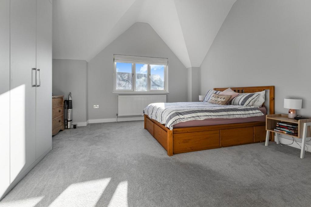 GUEST BEDROOM.jpg