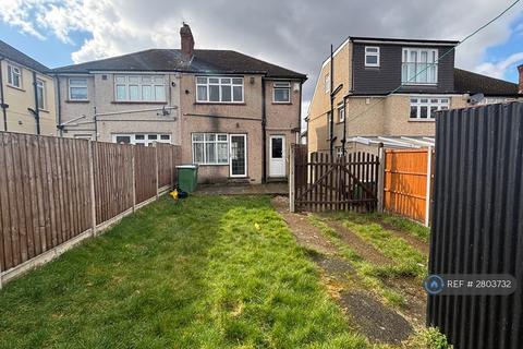 3 bedroom semi-detached house to rent, Blenheim Drive, Welling, DA16