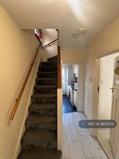 3 bedroom semi-detached house to rent, Blenheim Drive, Welling, DA16