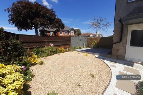2 bedroom flat to rent, Southbourne Road, Bournemouth, BH6