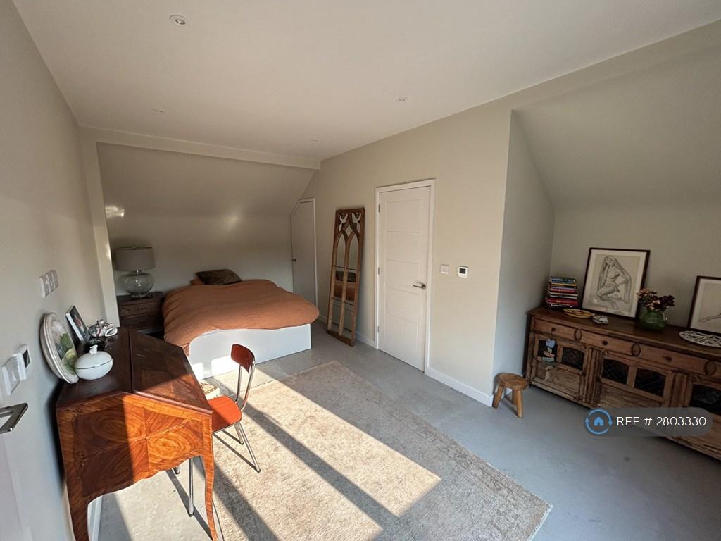 Ensuite Bedroom