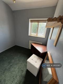 1 bedroom in a house share to rent, Ryvers Road, Slough, SL3