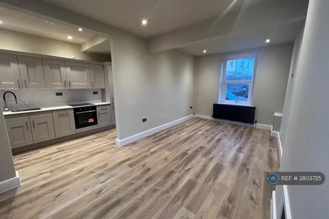 2 bedroom end of terrace house to rent, Rudry St, Penarth, CF64