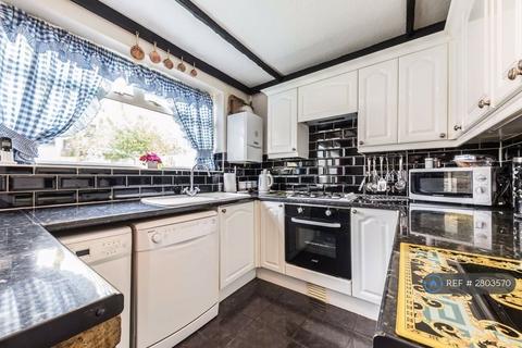 3 bedroom terraced house to rent, Greatdown Road, London, W7