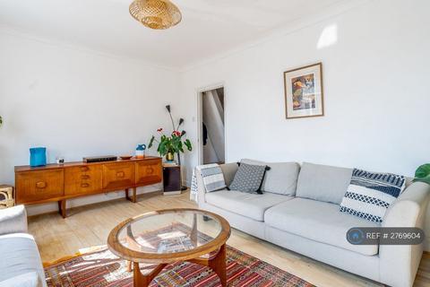 2 bedroom flat to rent, Napier Road, London, SE25