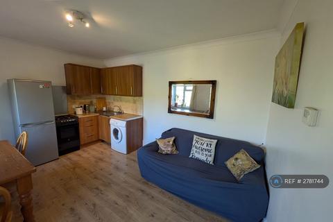 1 bedroom flat to rent, Bourne Grove, Lower Bourne, Farnham, GU10