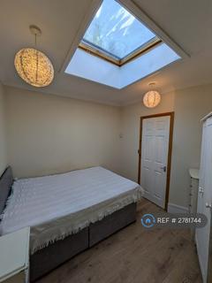 1 bedroom flat to rent, Bourne Grove, Lower Bourne, Farnham, GU10