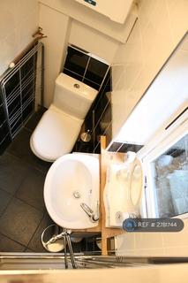 1 bedroom flat to rent, Bourne Grove, Lower Bourne, Farnham, GU10