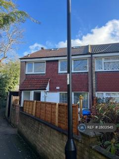 3 bedroom flat to rent, Auckland Close, Enfield, EN1