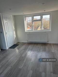 3 bedroom flat to rent, Auckland Close, Enfield, EN1