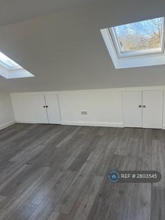 3 bedroom flat to rent, Auckland Close, Enfield, EN1