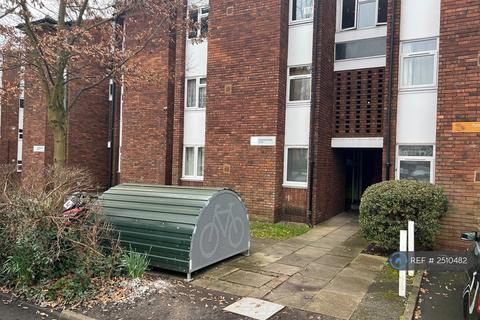 2 bedroom flat to rent, Arnewood Close, London, SW15