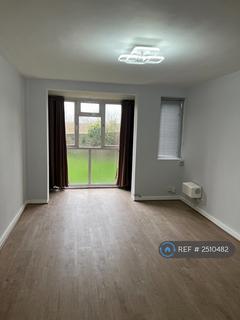 2 bedroom flat to rent, Arnewood Close, London, SW15