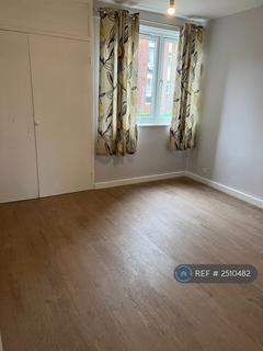 2 bedroom flat to rent, Arnewood Close, London, SW15
