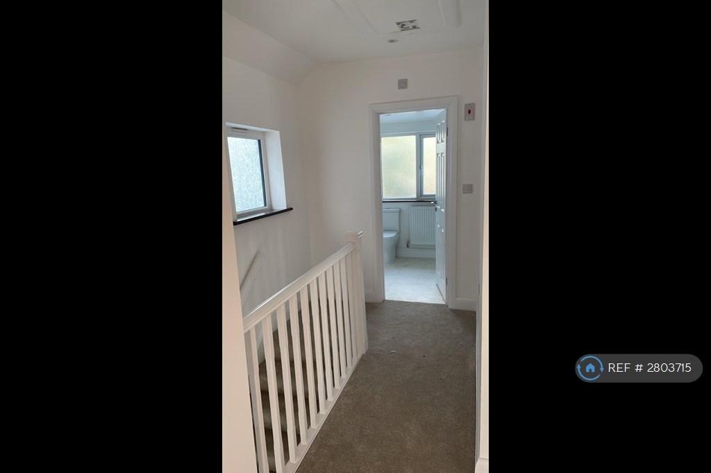 1st Floor Bathroom