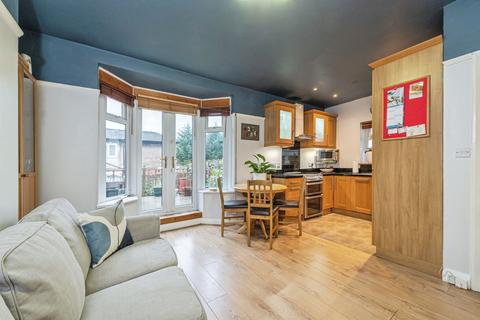 undefined, Central Close, Huddersfield