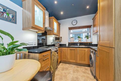 undefined, Central Close, Huddersfield