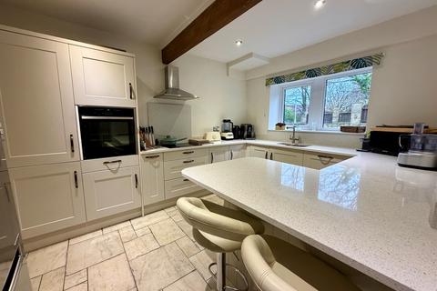 4 bedroom detached house for sale, Grimescar Road, Huddersfield
