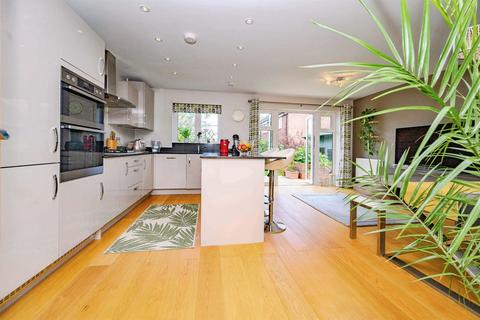 4 bedroom semi-detached house for sale, South Way, ABBOTS LANGLEY