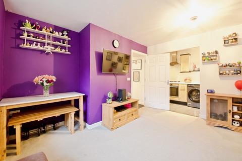 2 bedroom ground floor flat for sale, Cezanne Road, WATFORD