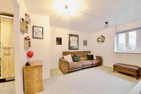 2 bedroom ground floor flat for sale, Cezanne Road, WATFORD