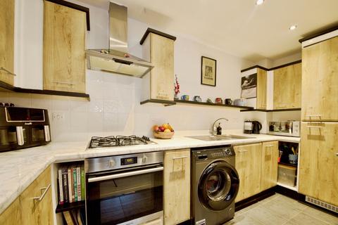 2 bedroom ground floor flat for sale, Cezanne Road, WATFORD