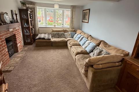 3 bedroom semi-detached house for sale, Glebe Road East, Kessingland, Lowestoft