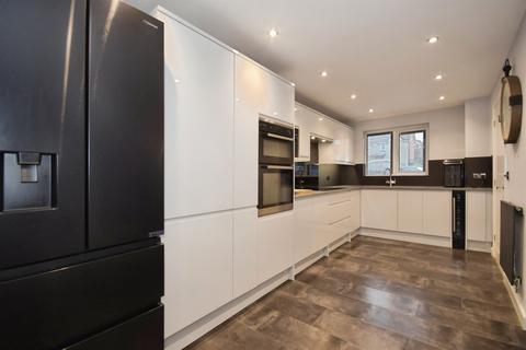 4 bedroom detached house for sale, Emmerson Drive, Clipstone Village, Mansfield