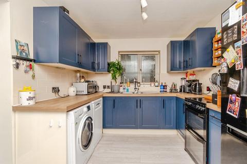 2 bedroom semi-detached house for sale, Barford Close, Wednesbury
