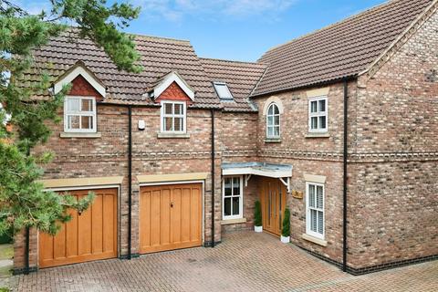 4 bedroom detached house for sale, Commonside, Crowle, Scunthorpe