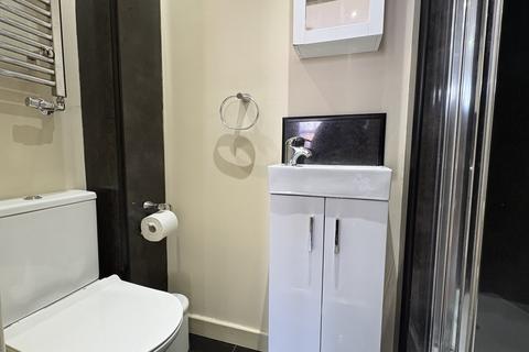 Studio to rent, Anson Road