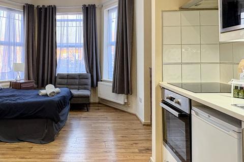 Studio to rent, Anson Road