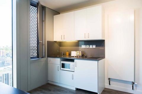 Studio to rent, Pentonville Road