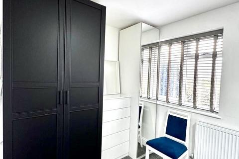 1 bedroom flat to rent, Old Ruislip Road, London  UB5