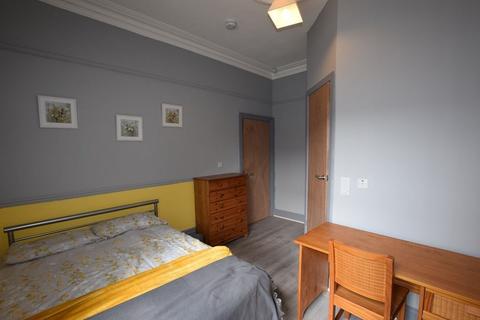 undefined, Room 4