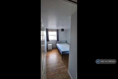 2 bedroom flat to rent, South College Street, Aberdeen, AB11