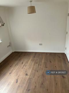 2 bedroom flat to rent, Heron Quay, Bedford, MK40