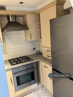 2 bedroom flat to rent, Heron Quay, Bedford, MK40