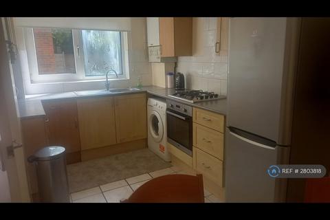 3 bedroom maisonette to rent, Odessa Road, London, E7