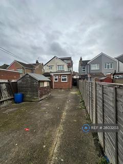 4 bedroom semi-detached house to rent, Bradley Road, Slough, SL1