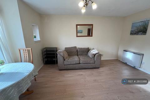 2 bedroom flat to rent, Upper Craigs, Stirling, FK8