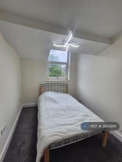 5 bedroom terraced house to rent, Moorland Road, London, SW9